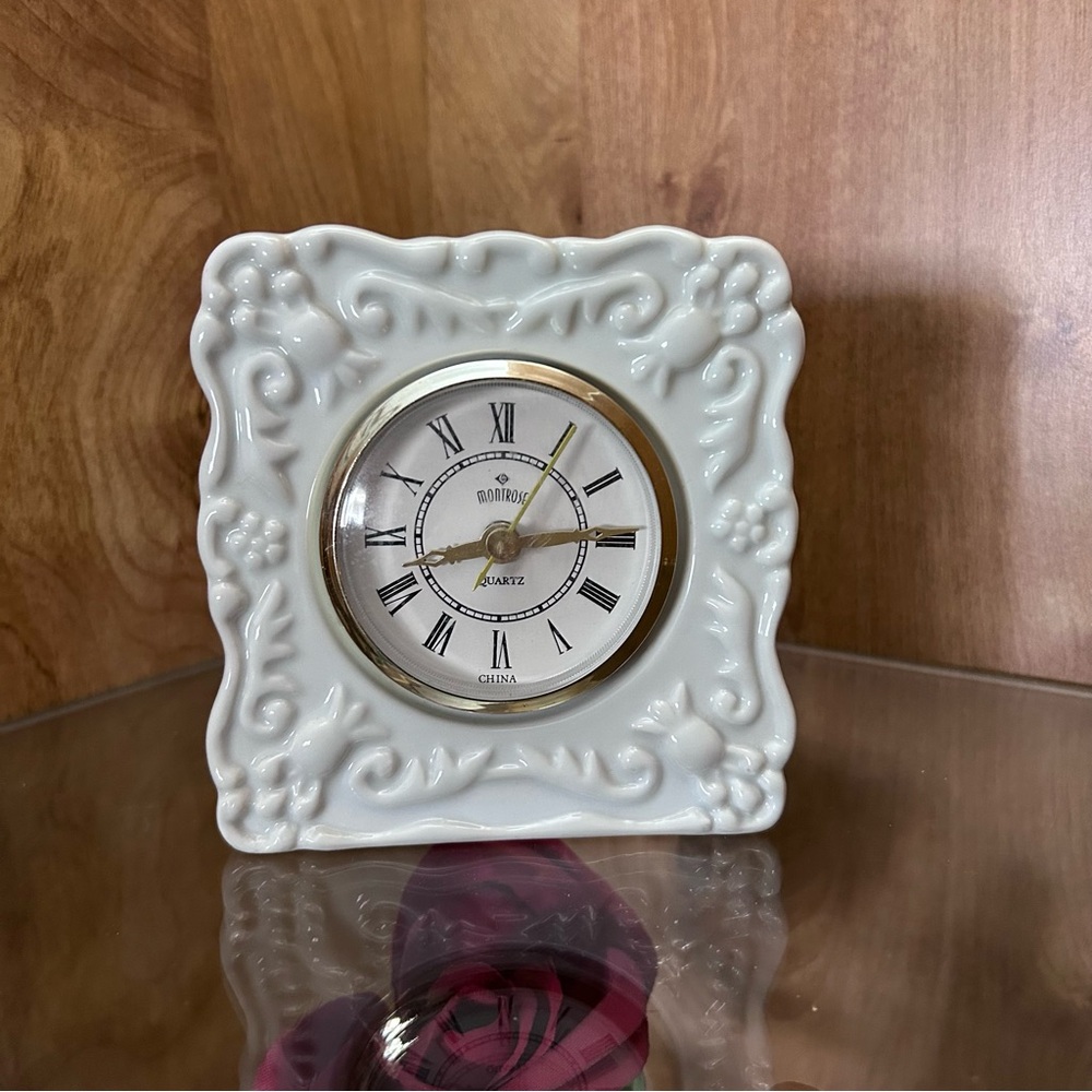 🤍 Montrose • Vintage White Porcelain Quartz Desk Mantel Clock